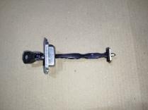 Ограничитель двери nissan qashqai j11 2013-2021 задн. прав.