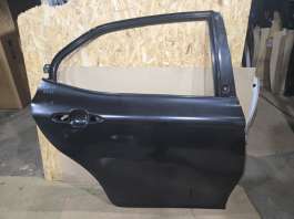 Дверь toyota camry 70 xv70  задн. прав.