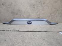 Накладка крышки багажника toyota rav4 50 xa50 2018-  