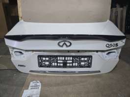 Крышка багажника infiniti q50 v37 2013-  